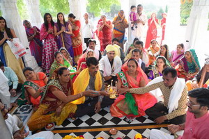 Gadhpur ma Zarkhiyana Dayabhai Sabhaya Parivar Dvara Kothari swami & chapaiya swami na vaktha pade katha