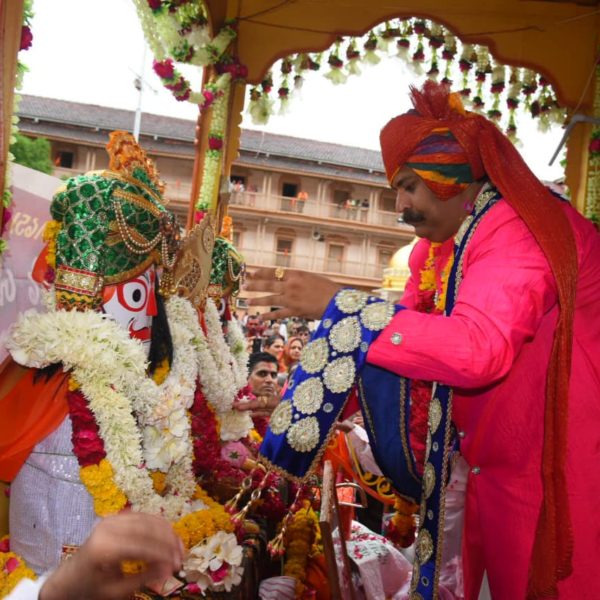 ગઢપુર મંદિર મા અષાઢી બીજ પ્રસંગે ભગવાન શ્રી જગન્નાથજીની રથયાત્રા ના દિવ્ય દર્શન