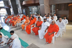 દિવાળી ના દિવસે ગઢપુર મંદિર સભા મંડપમાં ચોપડા પૂજન થયું